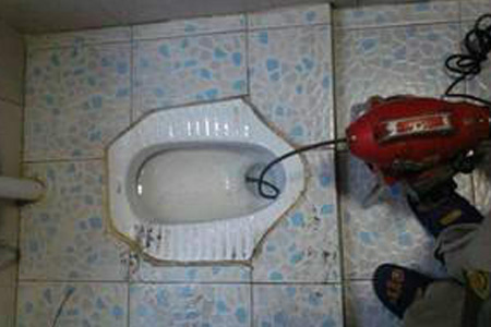 厕所堵了最有效的办法-修下水管电话